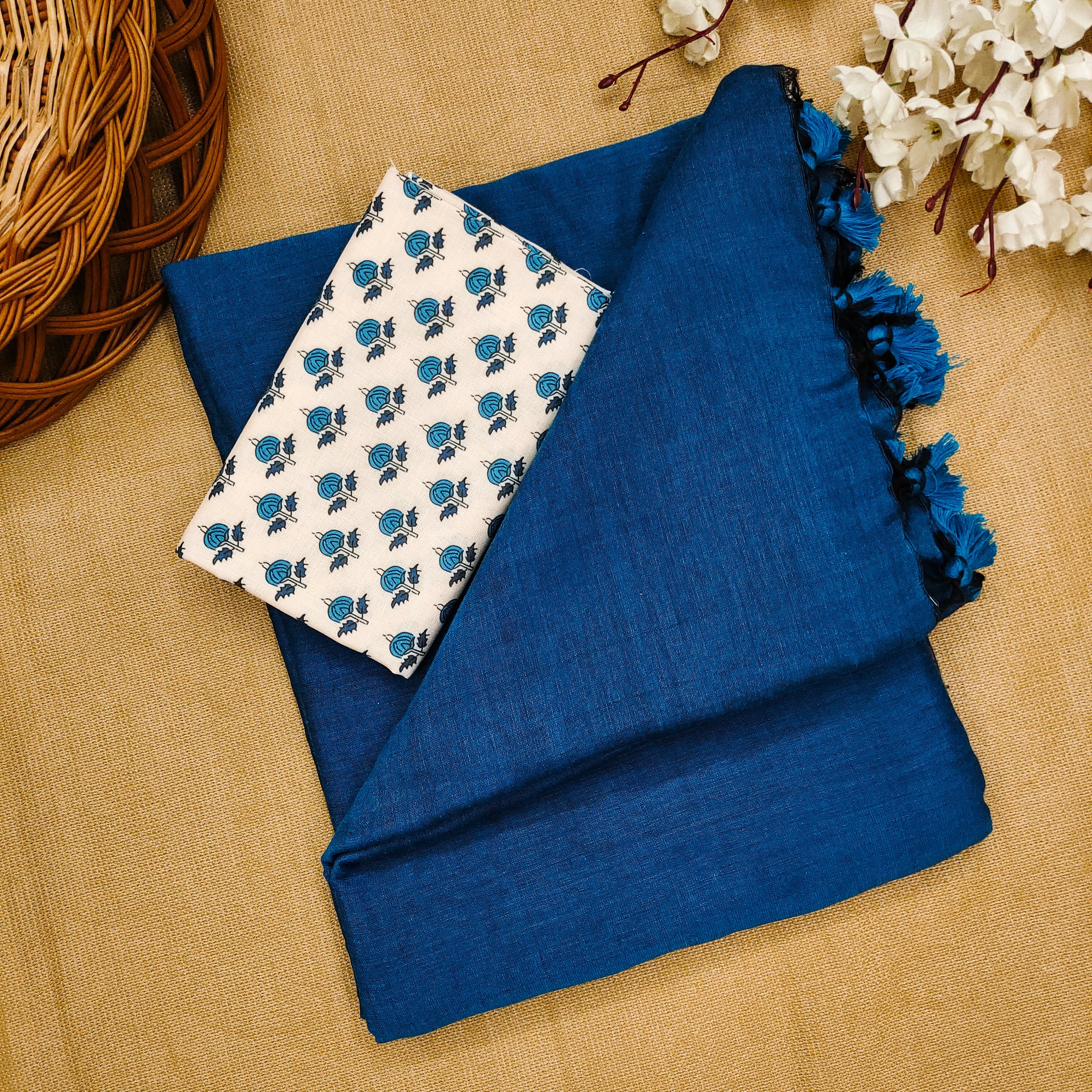 BLUE COLOUR TRADITIONAL LOOKING COTTON SAREE