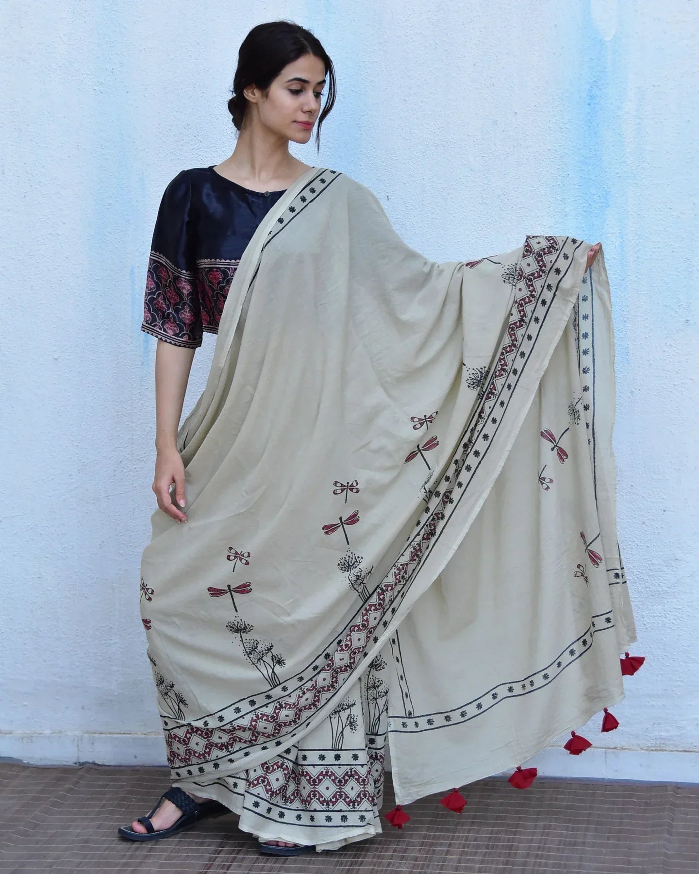 IVORY BLACK BLOCK PRINTED COTTON MUL SAREE