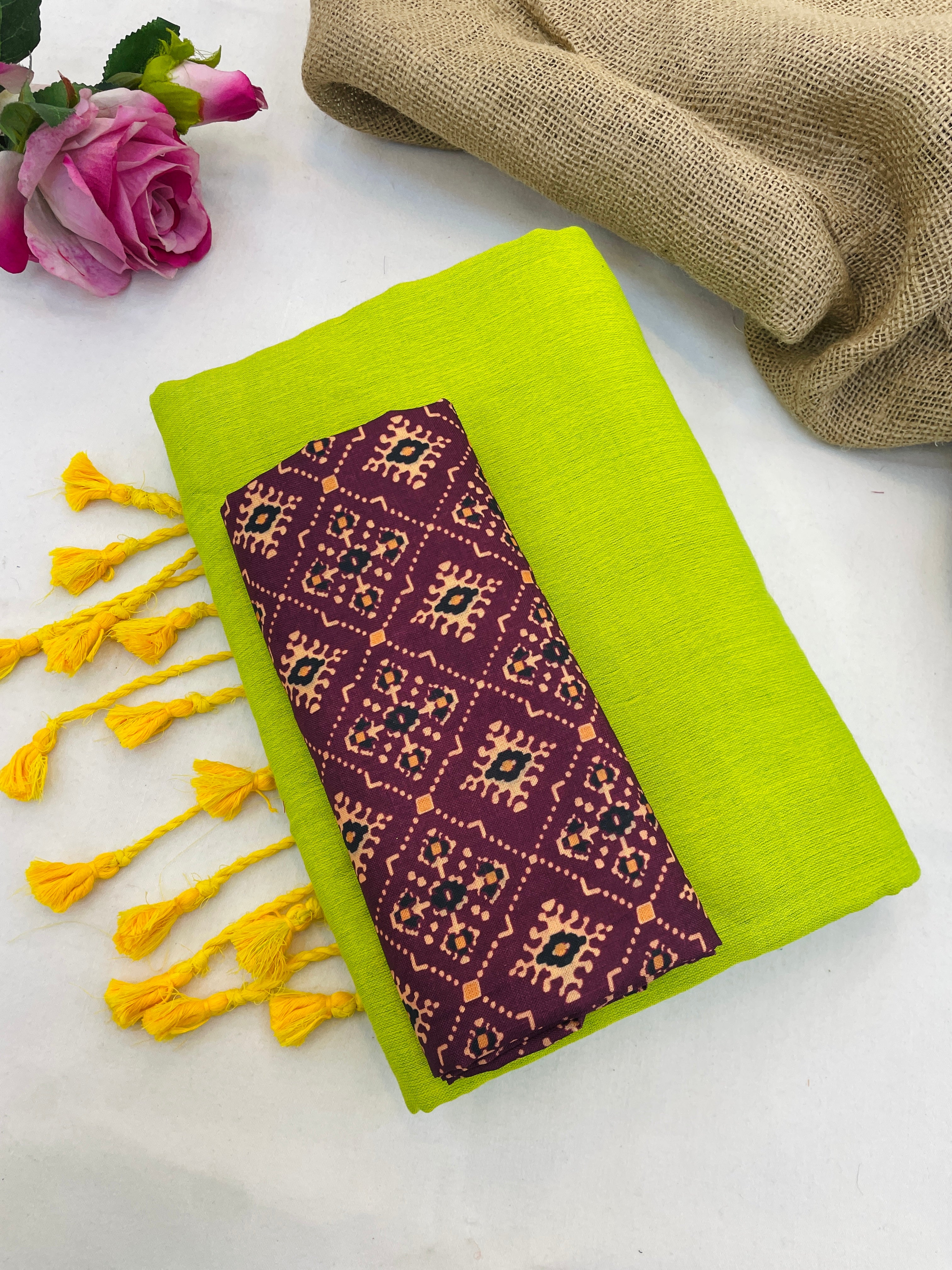 PARROT HANDLOOM COTTON SAREE WITH PRINTED BLOUSE