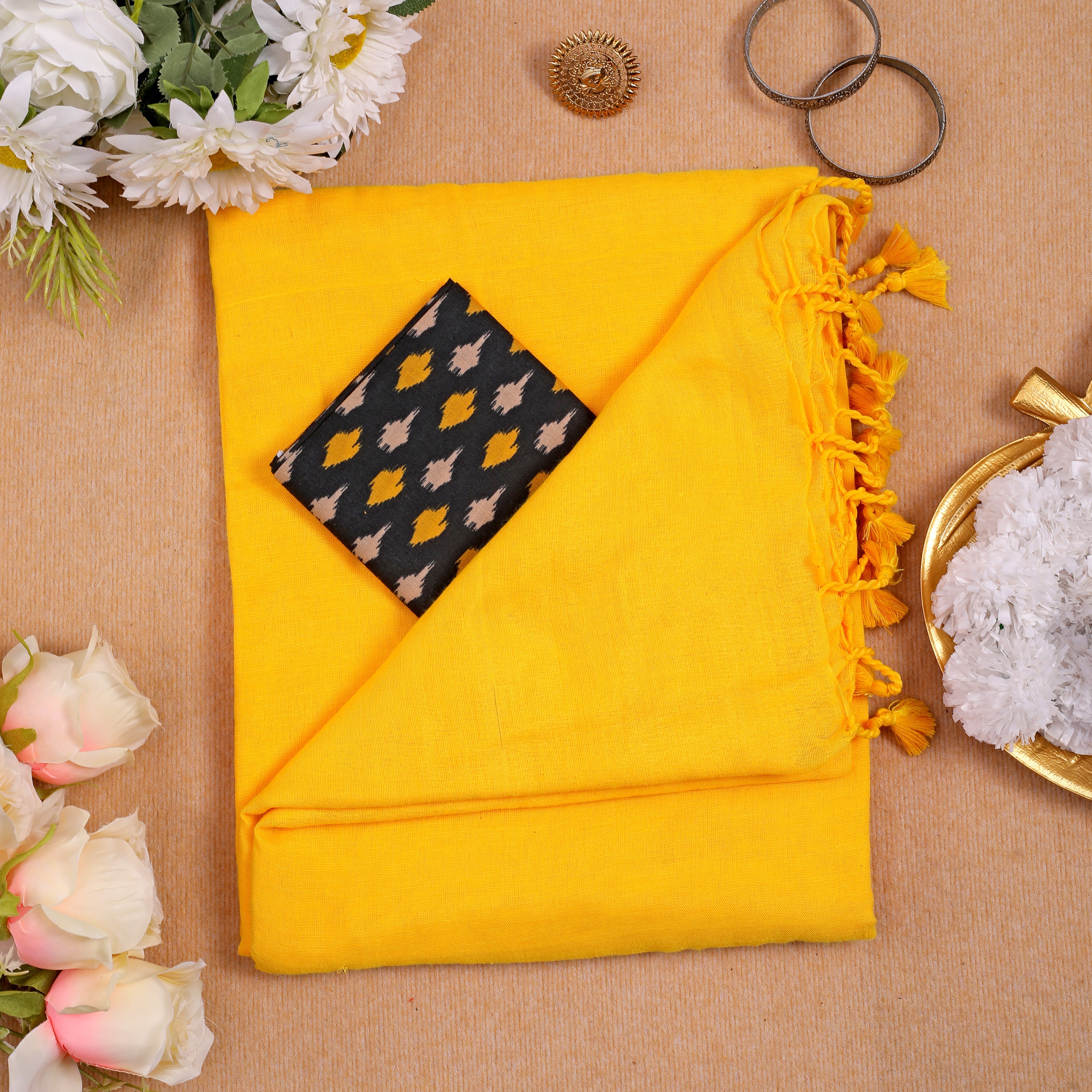 YELLOW HANDLOOM COTTON SAREE WITH PRINTED BLOUSE