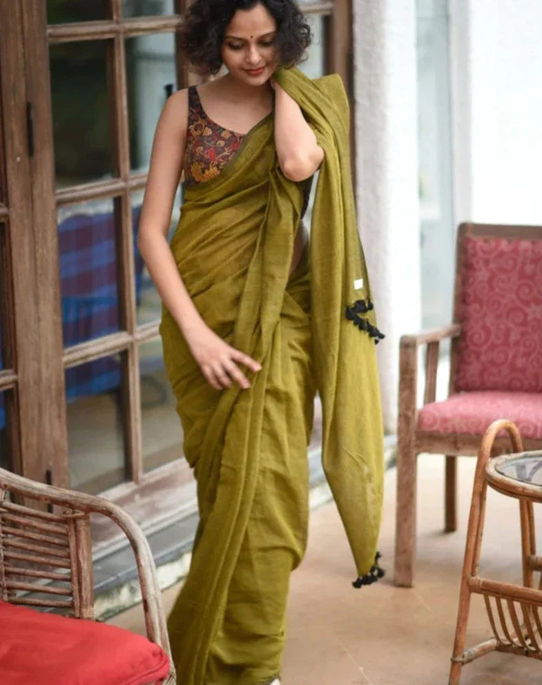 Pistta colour traditional looking Chanderi cotton saree